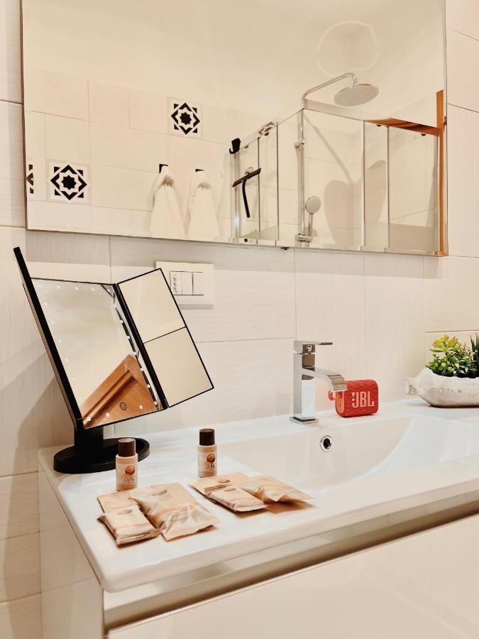 Futura Suite Apartment Bologna Buitenkant foto